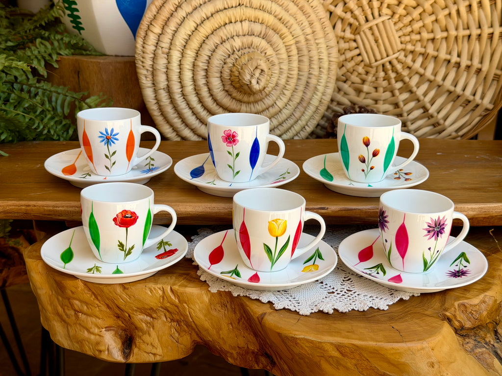 6 Floral coffee cups & 6 saucers 70$