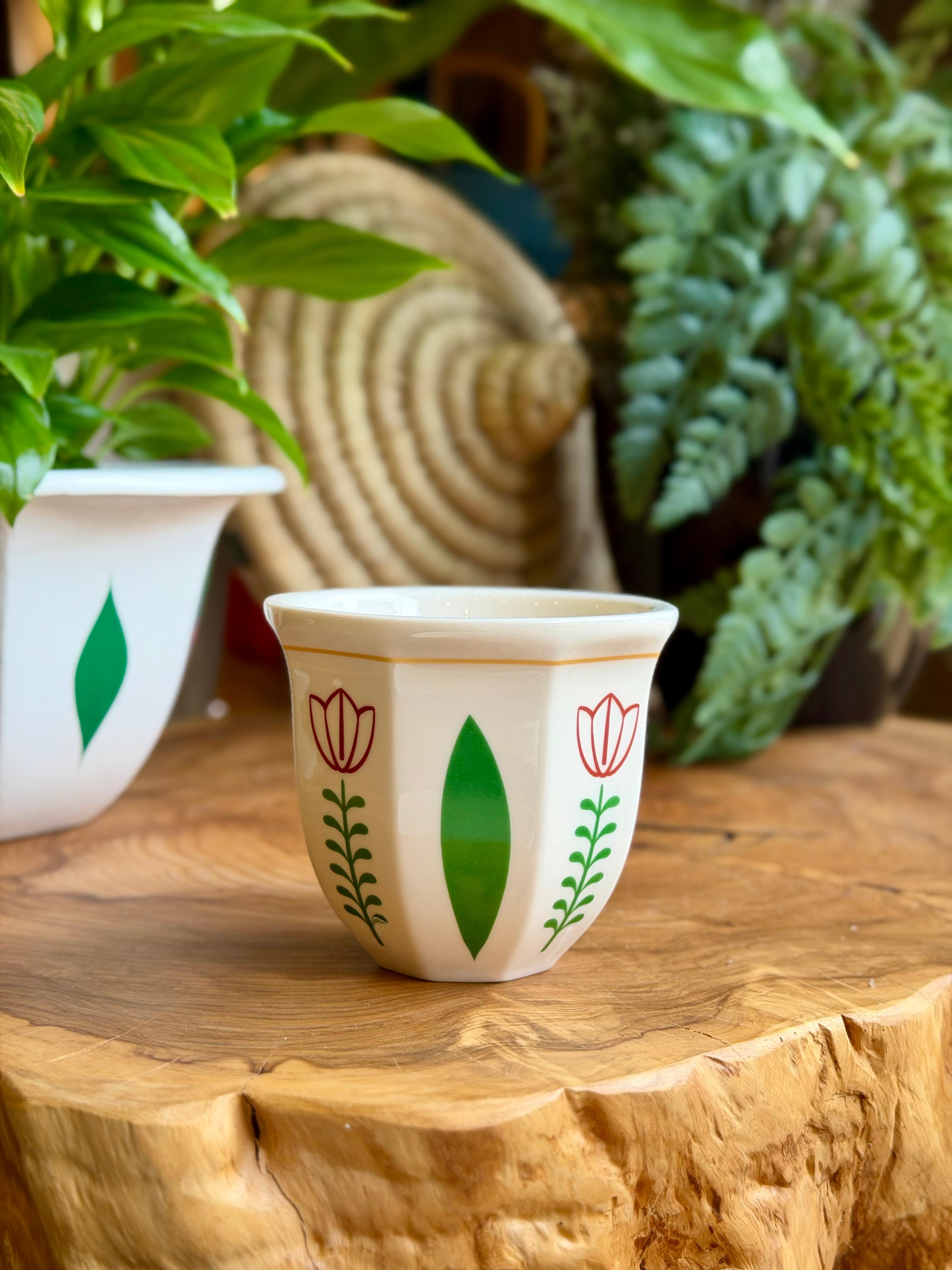 tulip printed shafe mug