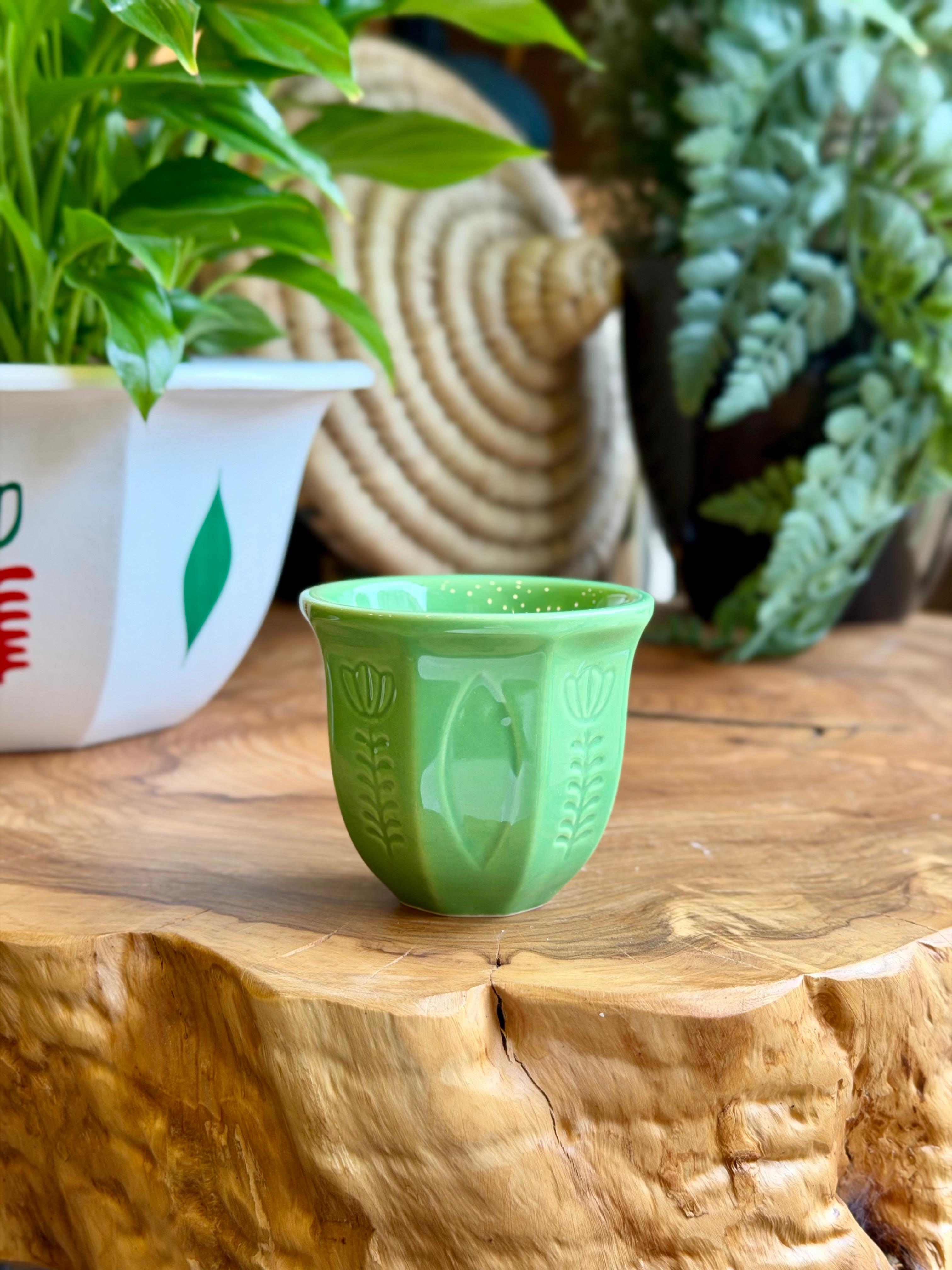 tulip shafe mug colored