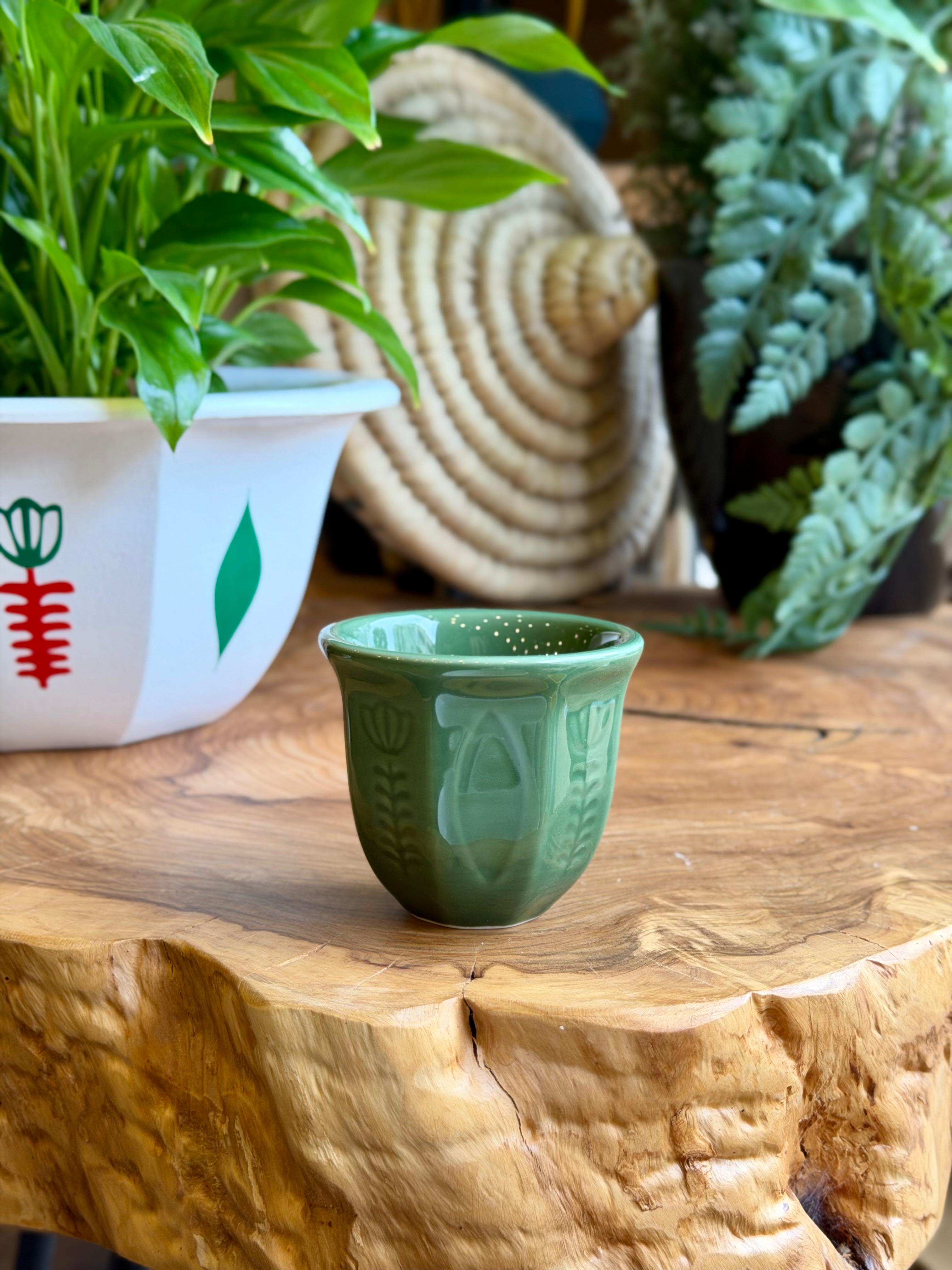 tulip shafe mug colored