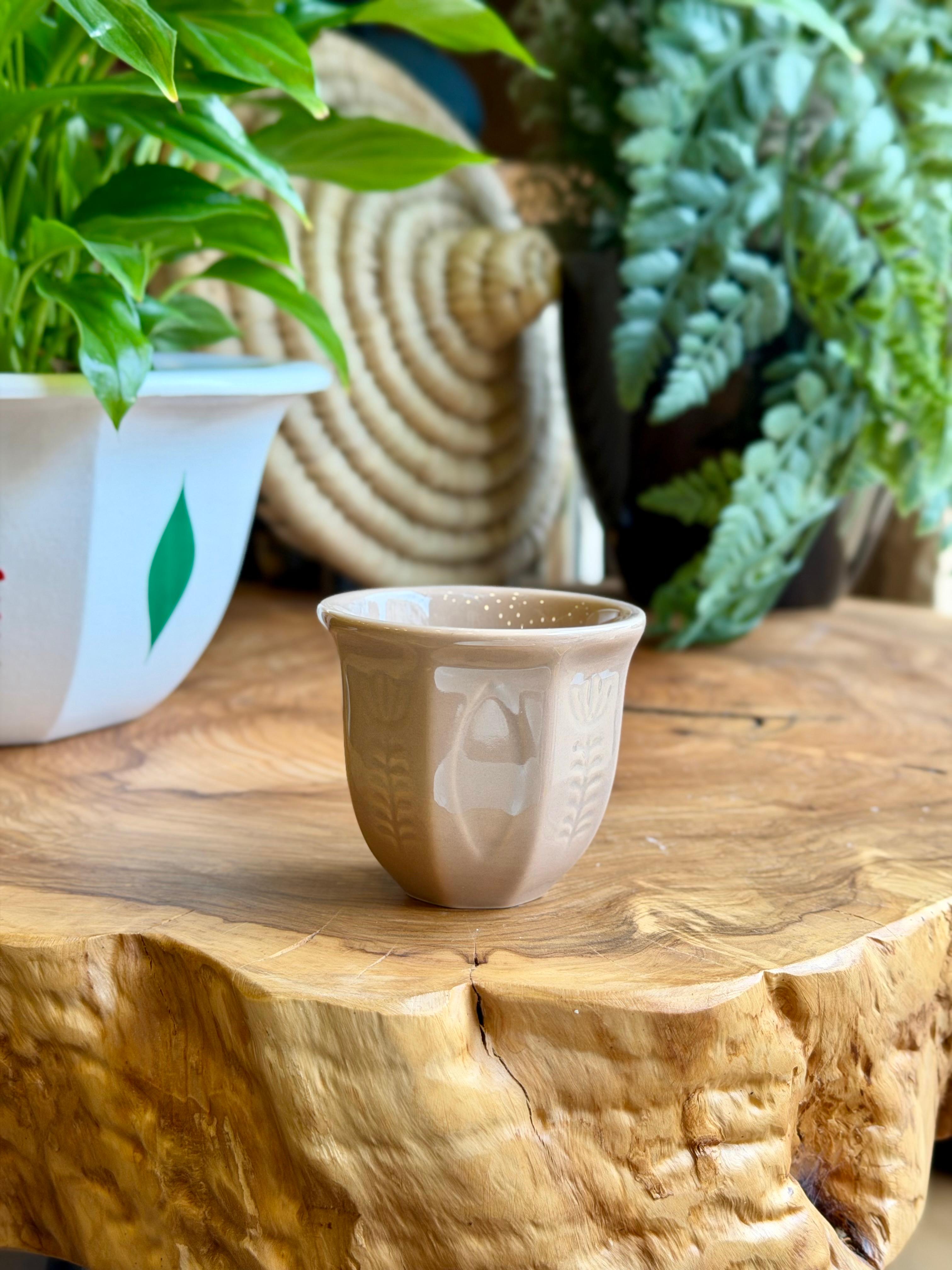 tulip shafe mug colored