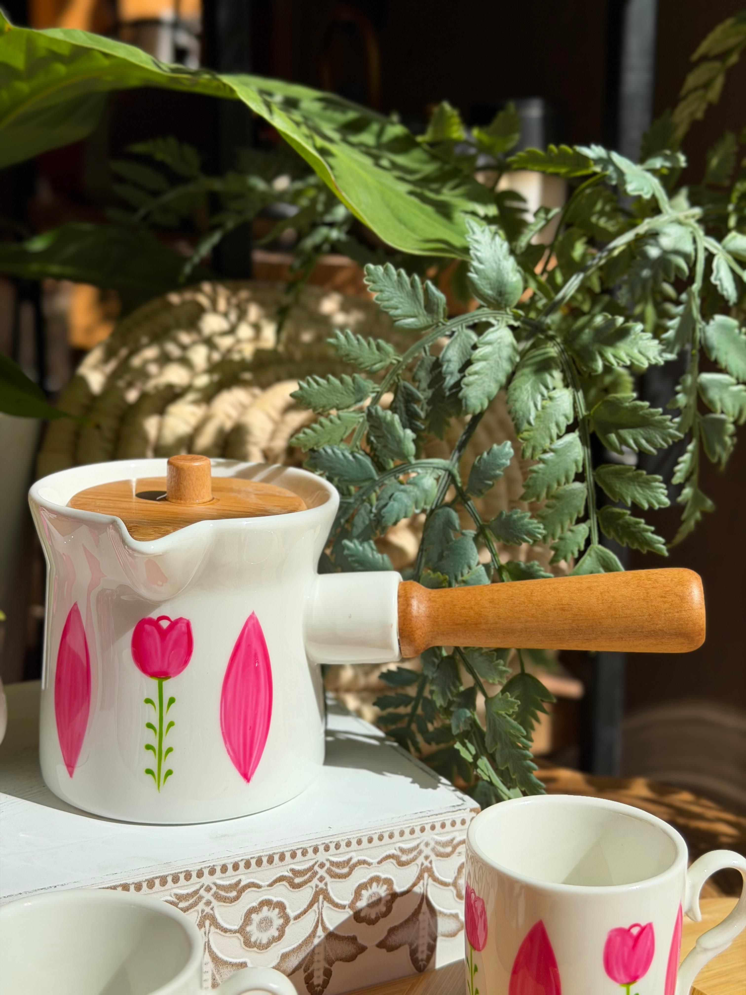 Sit El Habayeb, Wood set pink