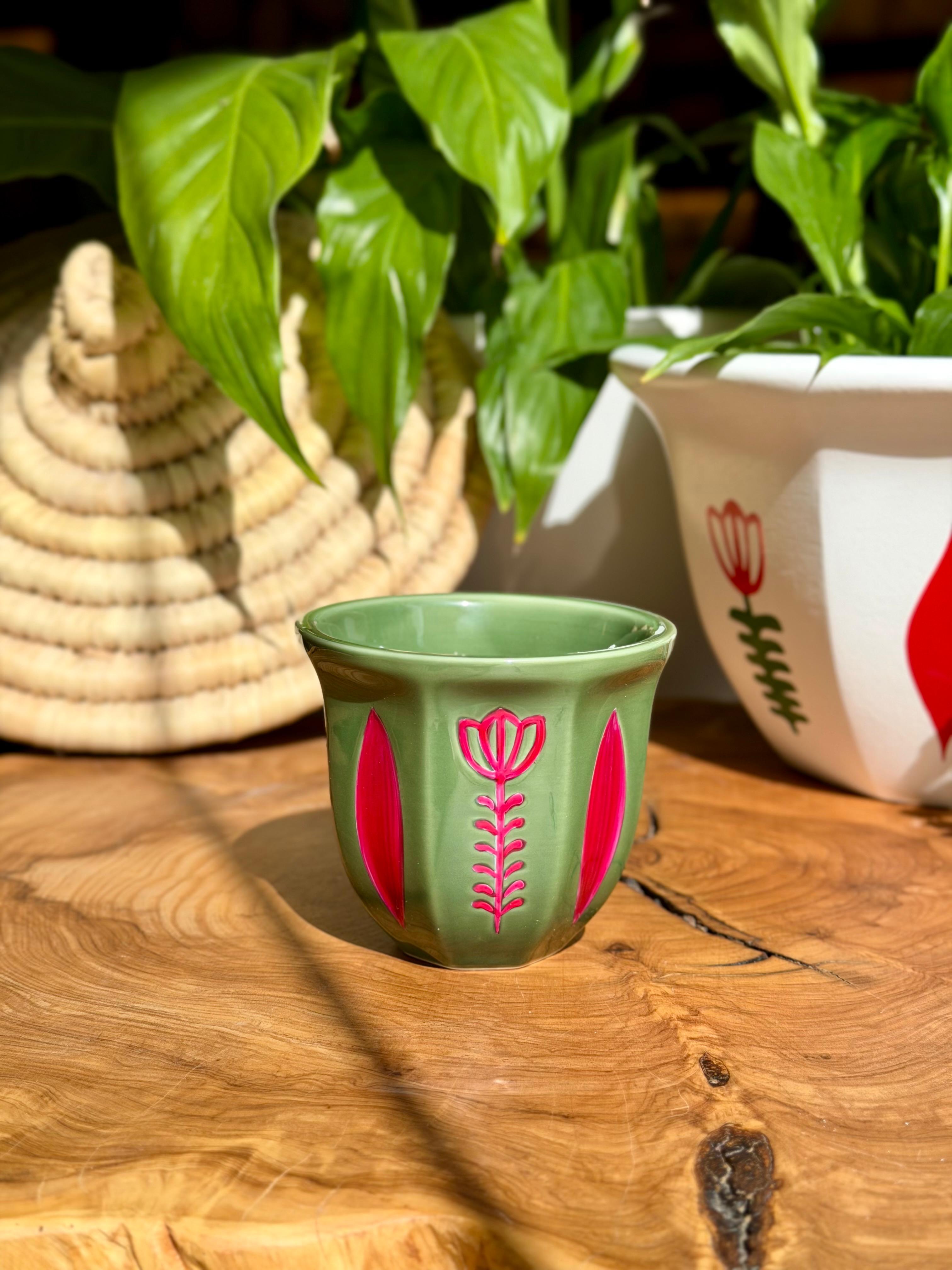 tulip shafe mug colored 200 ml