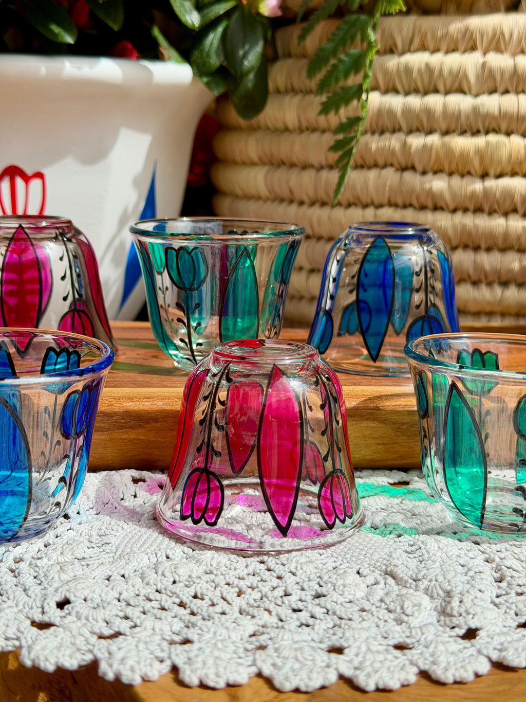 Transparent shafe with black outline